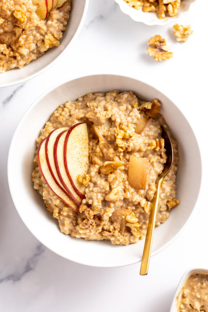 slow-cooker-apple-spiced-oatmeal