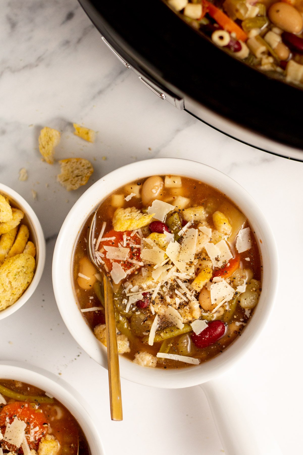 Slow Cooker Vegetarian Minestrone Soup (Meatless, DairyFree, Gluten